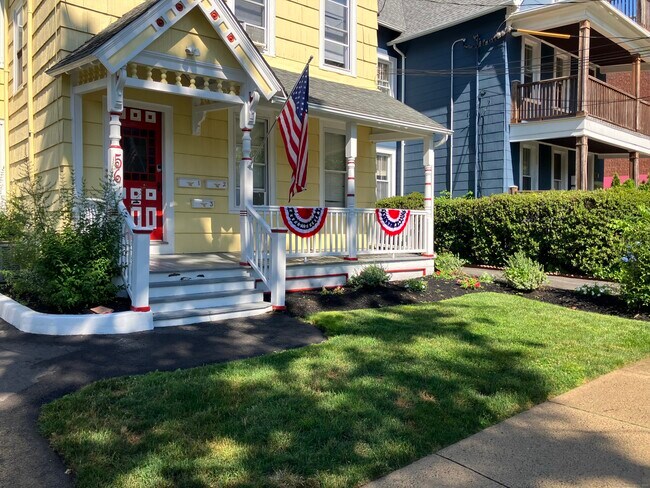 Building Photo - 56 Mansfield St