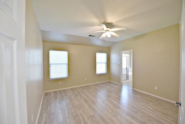 Building Photo - 14412 Ballycastle Trail