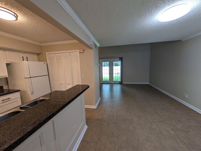 Building Photo - 8538 Pineverde Ln