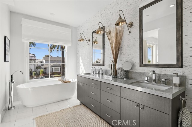 Building Photo - 712 Marguerite Ave