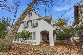 Building Photo - Private House on iuka ave Ravine – Central Campus – Newly Renovated - Flexible Pricing
