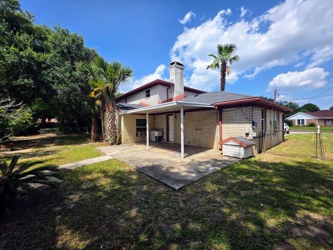 Building Photo - 7819 Hearthstone Cir