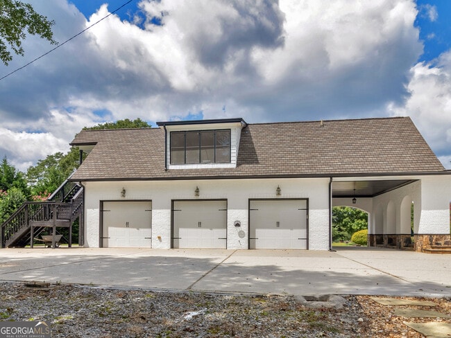 Building Photo - 1695 Whitley Rd