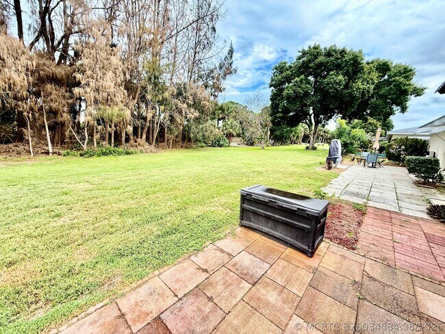 Building Photo - 916 Savannas Point Dr
