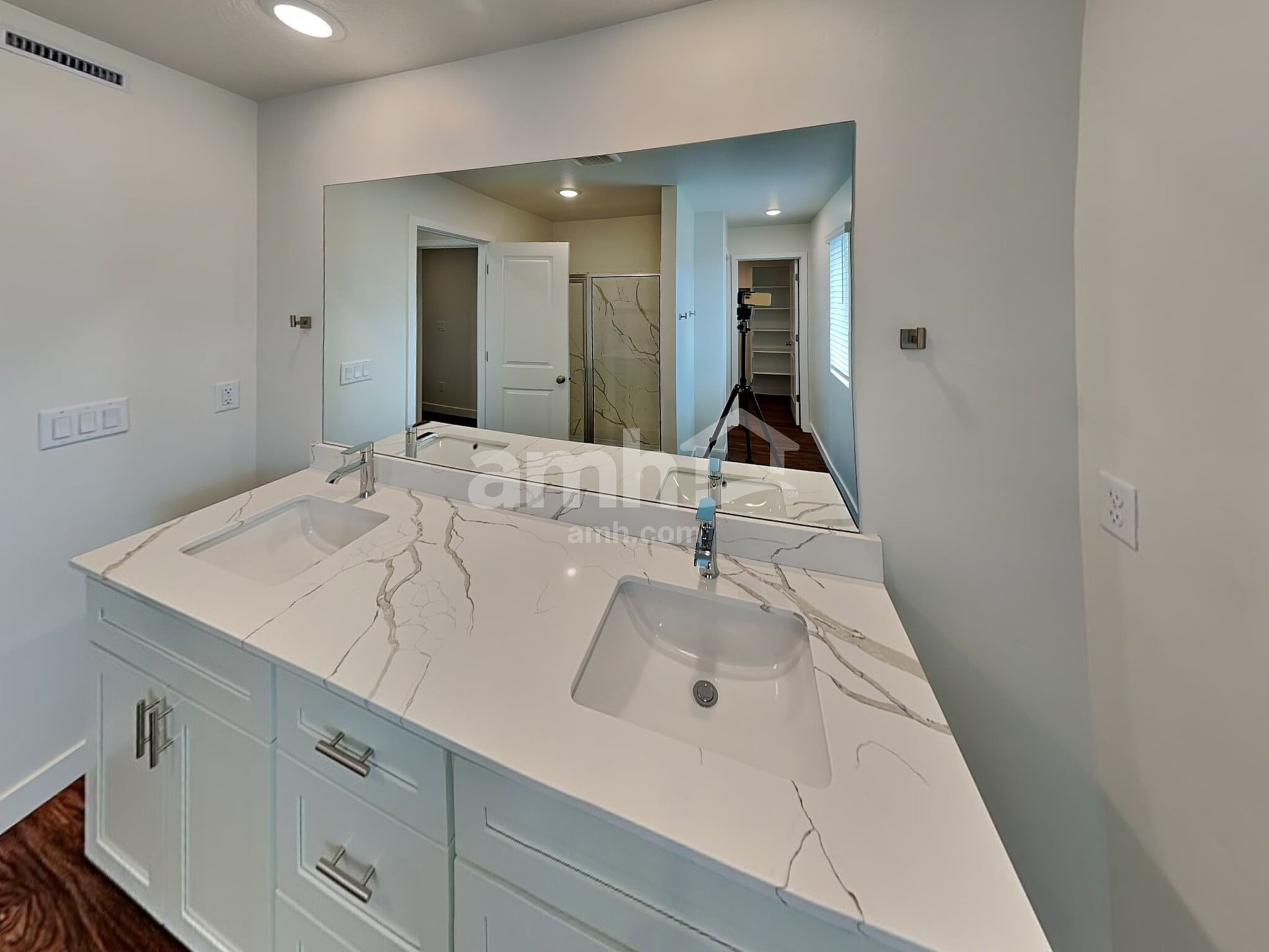 Building Photo - 9460 W Shumard St