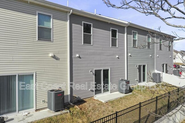 Building Photo - 116 Paddington St