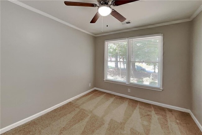 Building Photo - 5665 Enchantress Ln NE