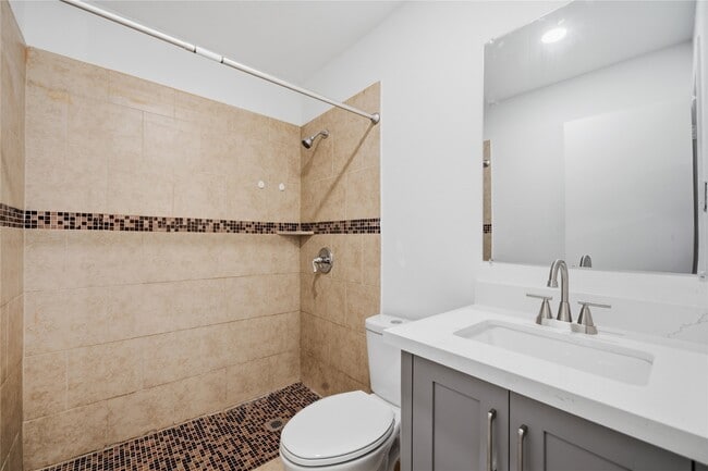 Building Photo - 2126 Quail Valley E Dr