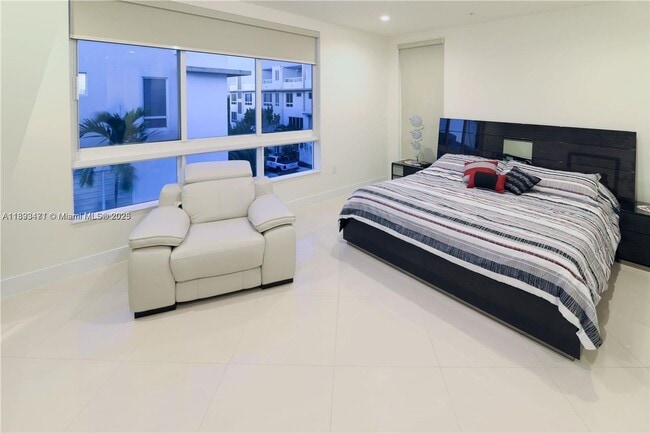 Building Photo - 10501 NW 66th St