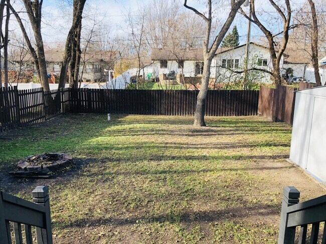 Building Photo - 414 Belle Aire Dr