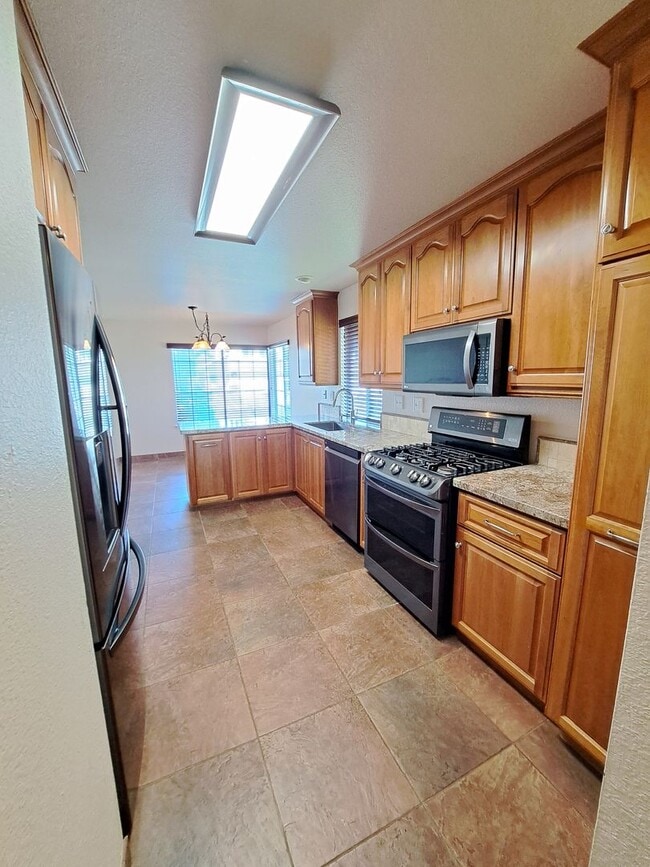Building Photo - 354 Bradley Dr