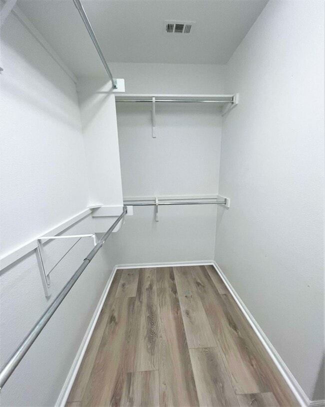 Building Photo - 305 Barrington Farm Ct