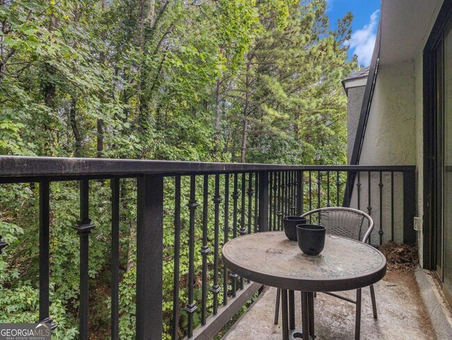 Building Photo - 3307 Pine Heights Dr NE