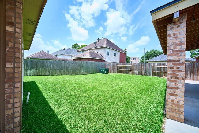 Building Photo - 14811 Wintercove Ct