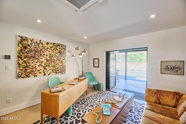 Building Photo - 4016 E Flynn Ln