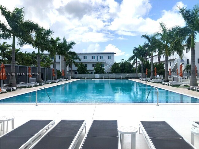 Building Photo - 6455 NW 103rd Pl