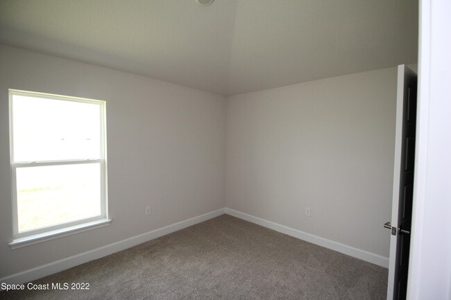 Building Photo - 616 Kylar Dr NW