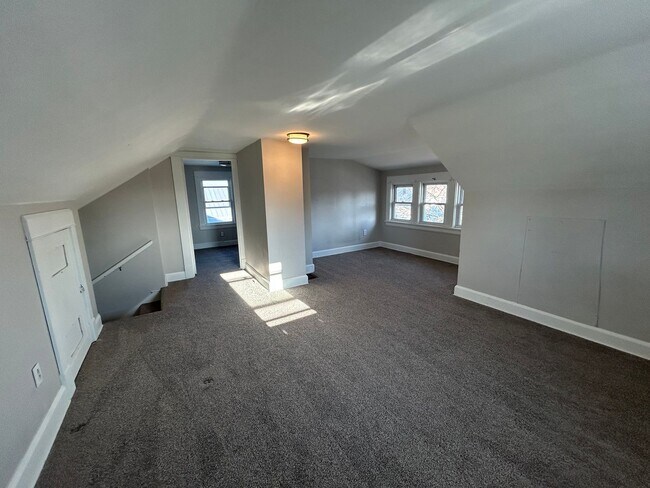 Building Photo - Stunning, Fully Updated 4 Bedroom, 2 Bath Home with Classic Charm!