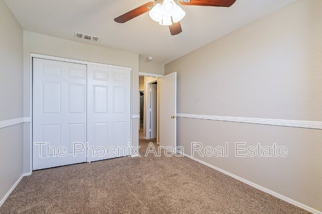 Building Photo - 251 W Windsor Dr