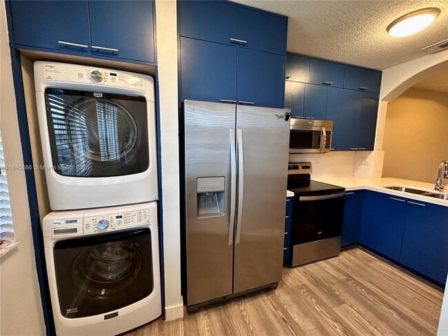 Building Photo - 120 SW 109th Ave