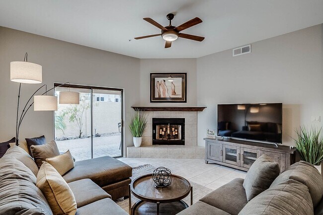 Building Photo - Resort Style Living - Furnished Three Bedr...
