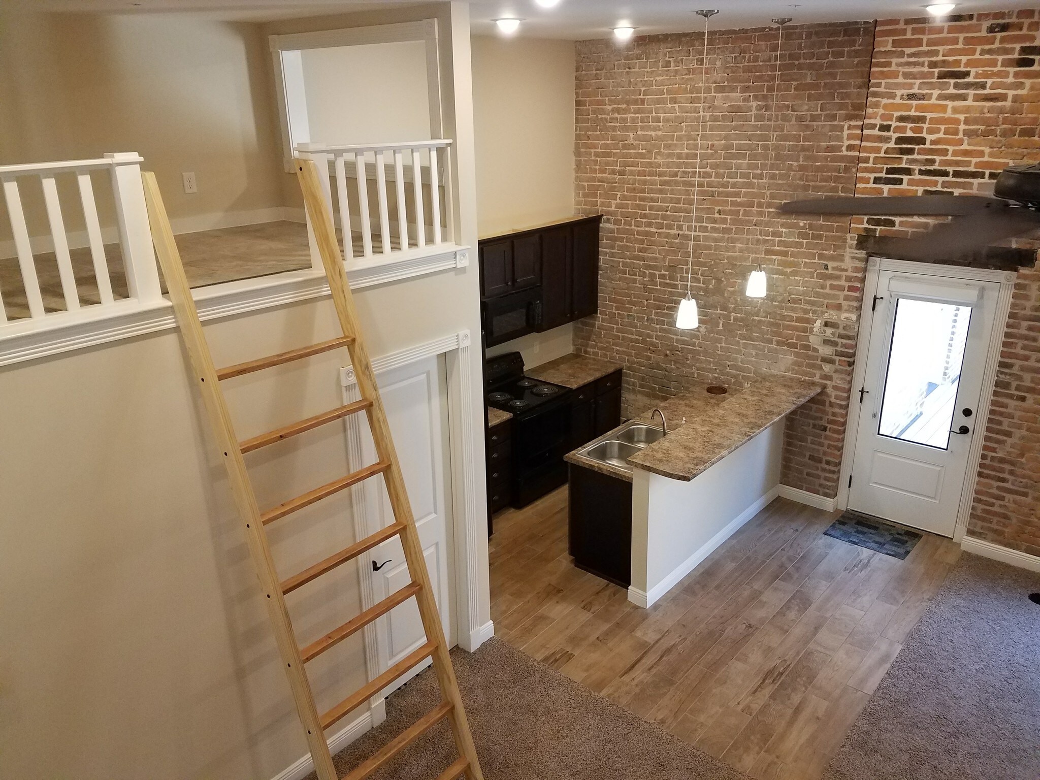 Loft #2 - 114 E University St