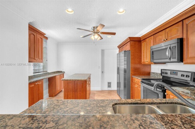 Building Photo - 1491 Sorrento Dr