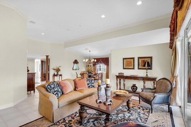 Building Photo - 222 Legendary Cir