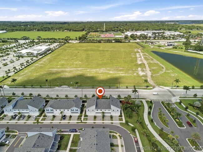Building Photo - 4178 Longwood Lake Sq