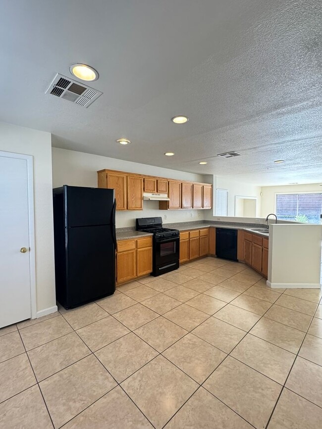 Building Photo - Beautiful 3-bedroom, 2-bathroom home in North Las Vegas