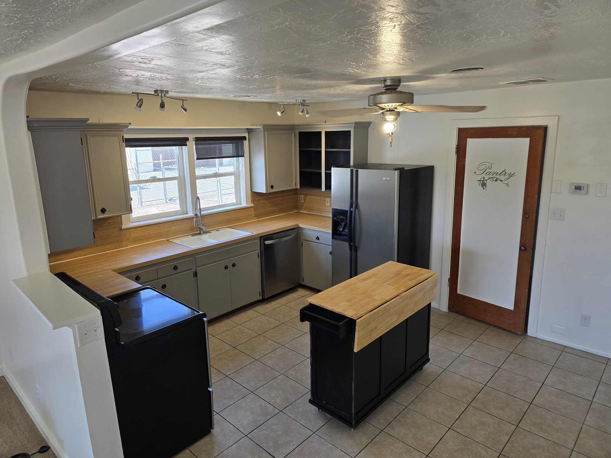 Kitchen - 549 E 500 S