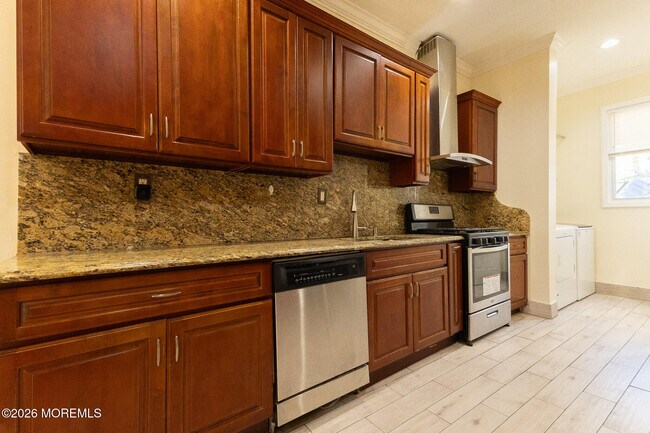 Building Photo - 158 Terrace Ave