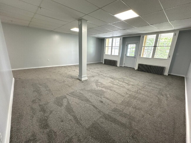 Building Photo - Huge 2-Bedroom Apartment in Westminster