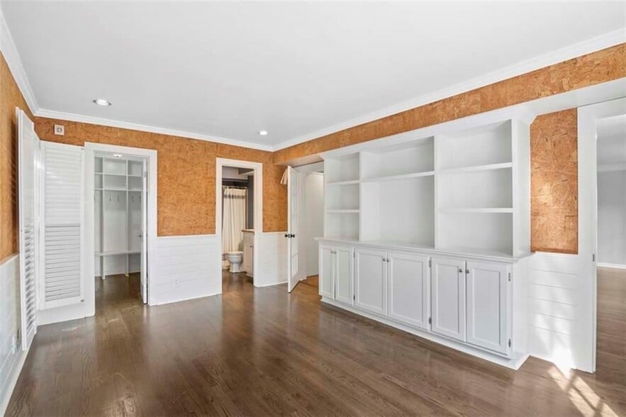 Building Photo - 1400 N Morningside Dr NE