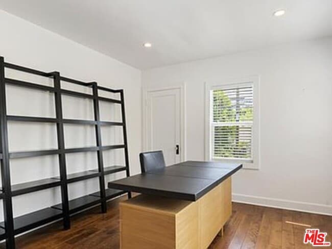 Building Photo - 840 S Curson Ave