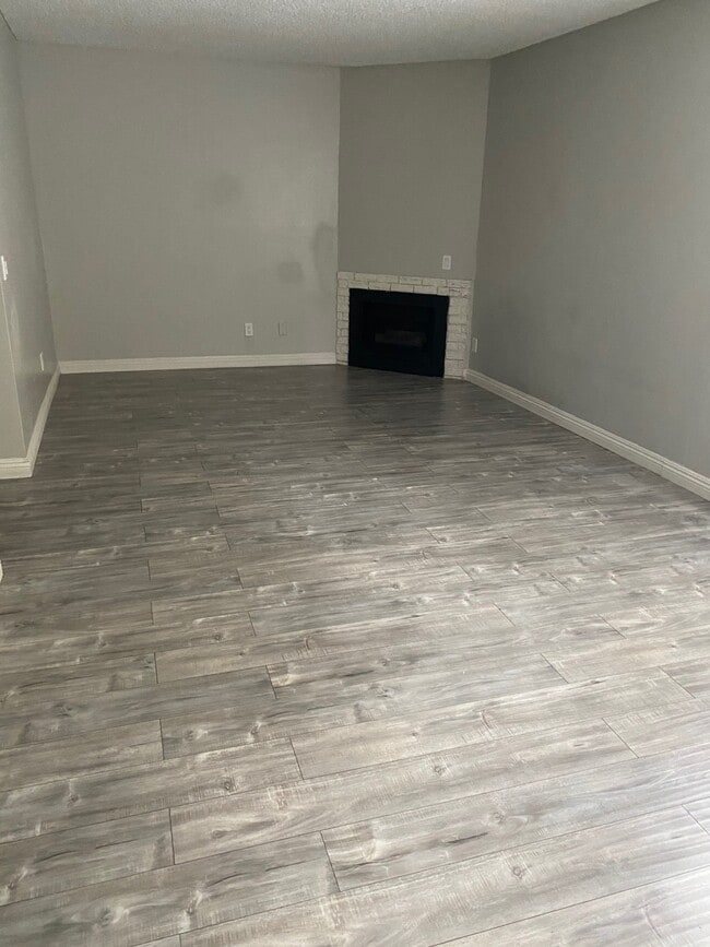 Building Photo - 20202 Leadwell St