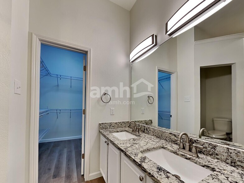 Building Photo - 347 Tioga Dr