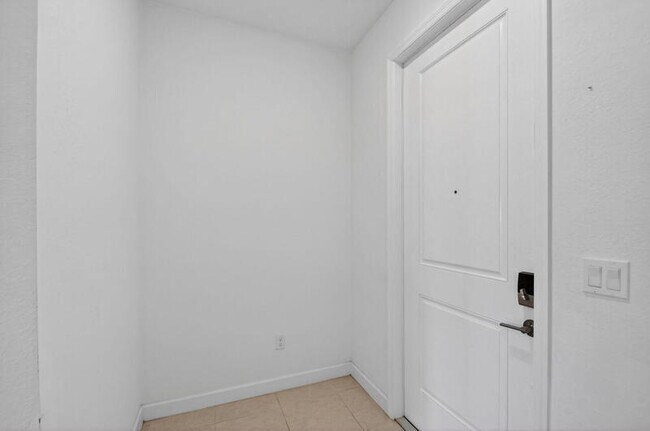 Building Photo - 6933 Harbours Edge Ave