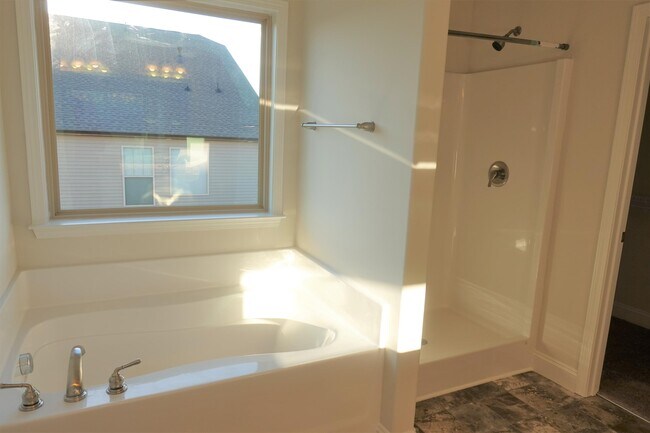 Building Photo - 2731 Millhone Dr