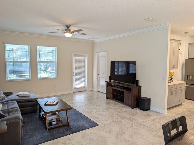 Building Photo - Beautiful 4/3 Home For Rent in Storey Lake...
