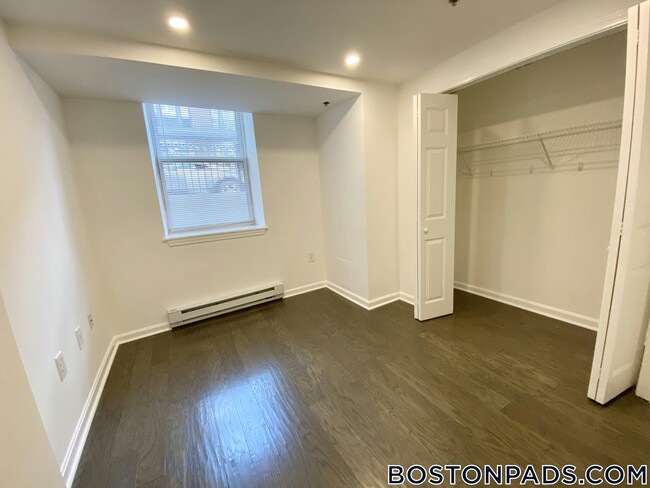 Building Photo - 112 Jersey St