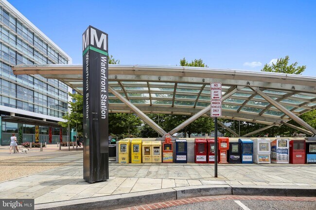 Building Photo - 519 G St SW