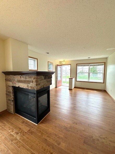 Building Photo - 15375 60th Ave N