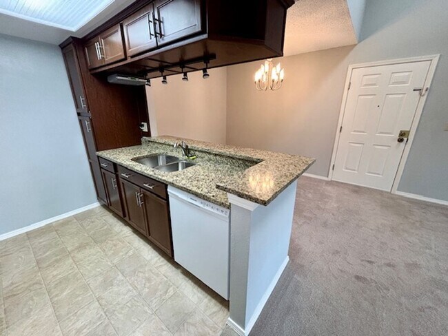Building Photo - 7730 W 87th Dr