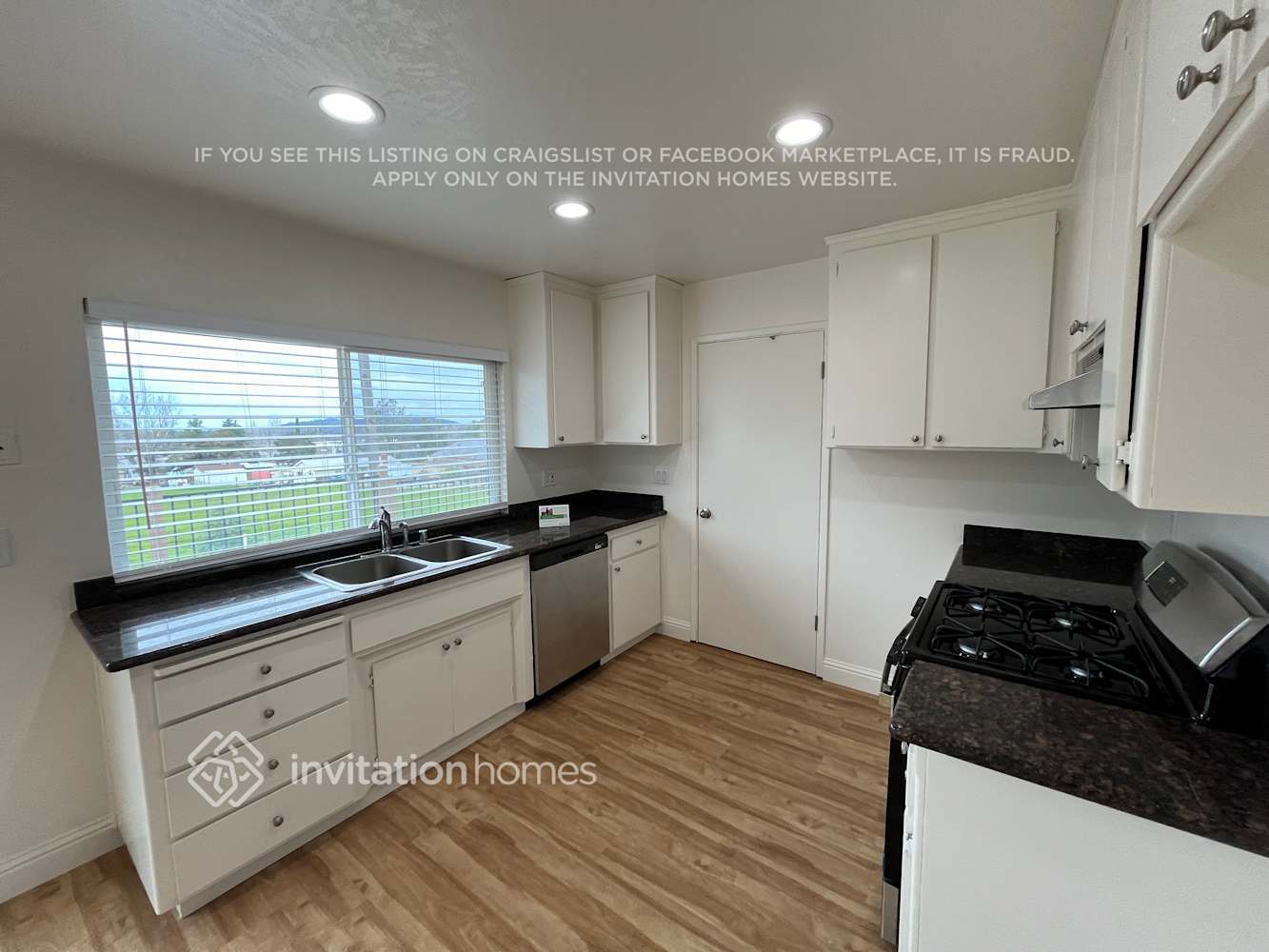 Building Photo - 12171 Dry Creek Rd