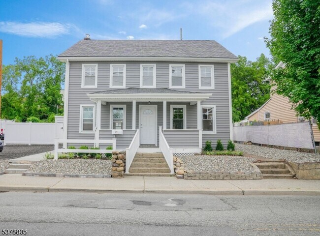 Primary Photo - 244 Myrtle Ave