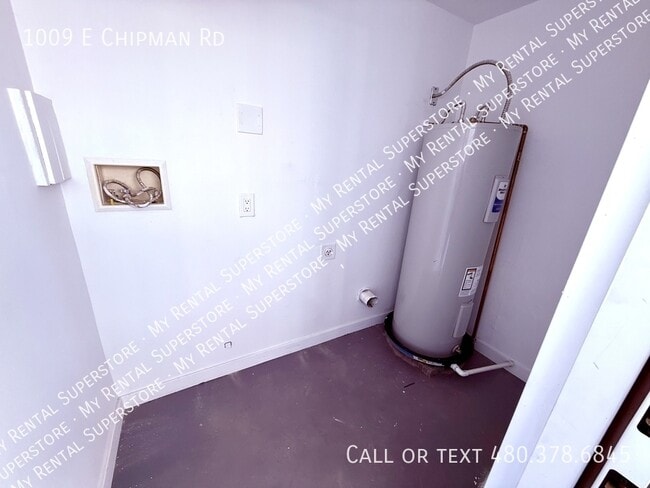 Building Photo - 1009 E Chipman Rd