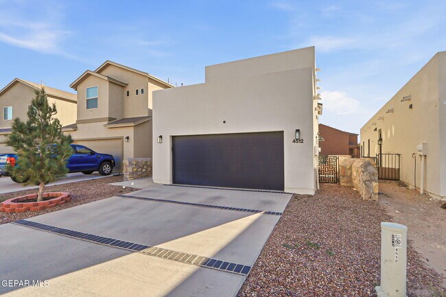 Building Photo - 4512 Mark Avizo