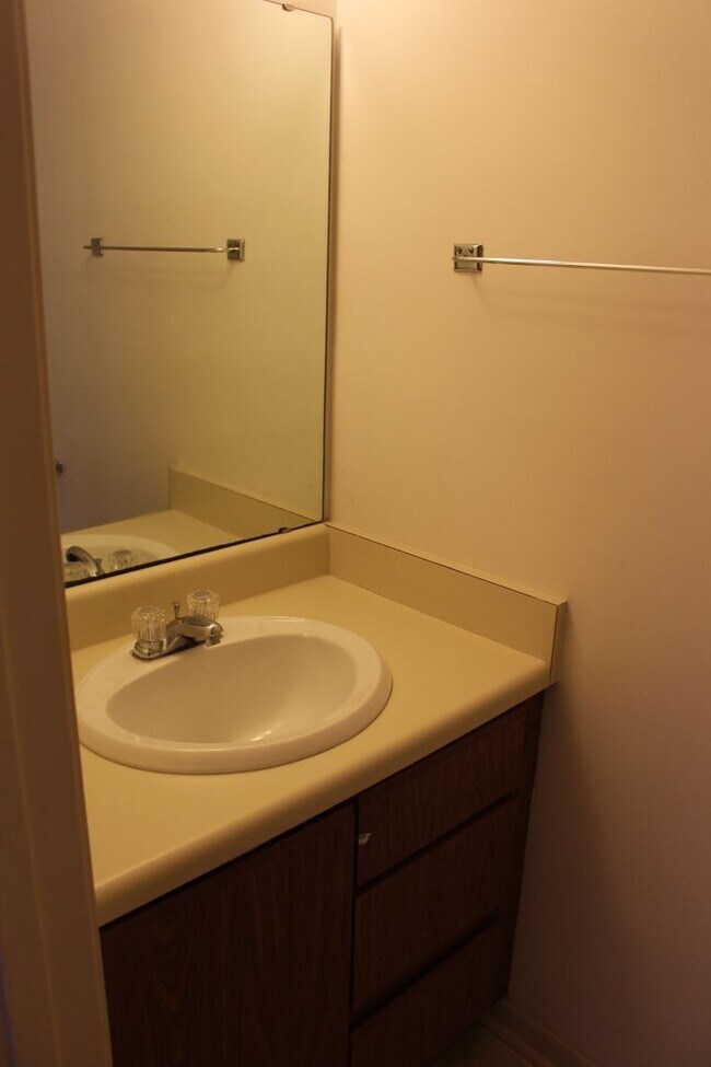 Building Photo - Bright Duplex Minutes Away from Clemson's Campus!