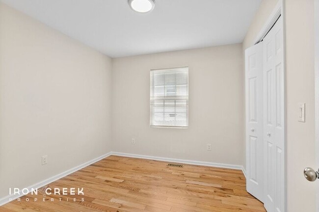 Building Photo - 9 Dundee St